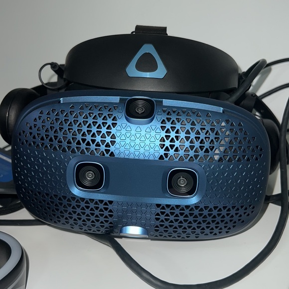 VR virtual reality set made by VIVE - Picture 4 of 4